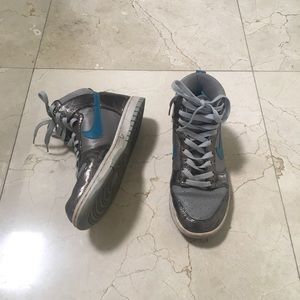 NIKE ZOOM BLUE & SILVER/GRAY SNEAKERS (SIZE 7)